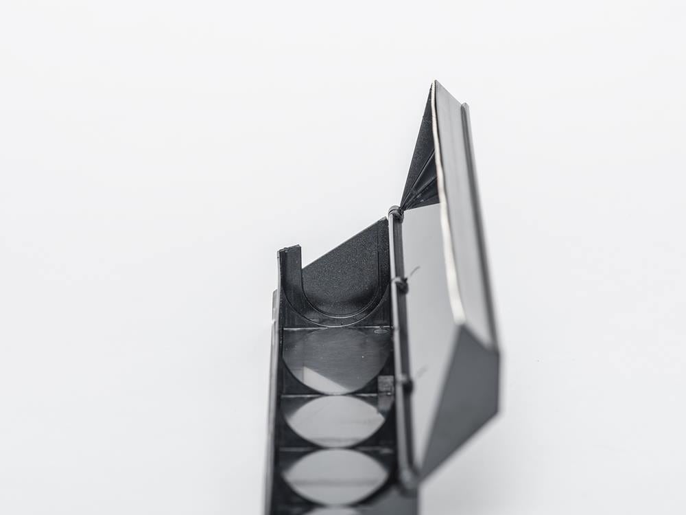 シルバー色のイデアコマグネット付きラップホルダー r30