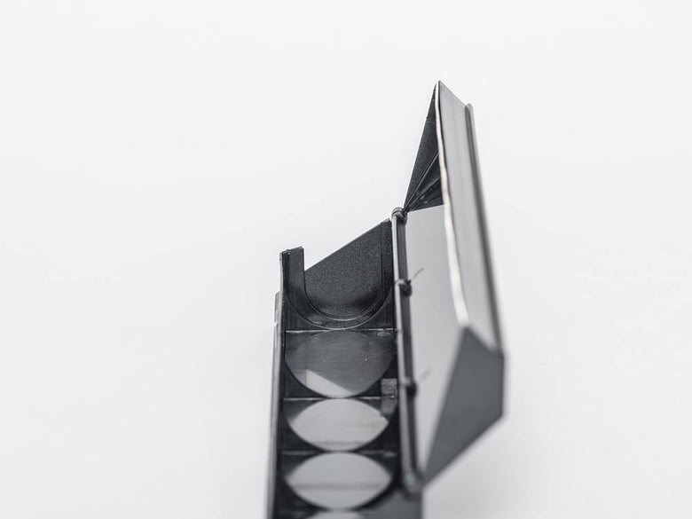 シルバー色のイデアコマグネット付きラップホルダー r30