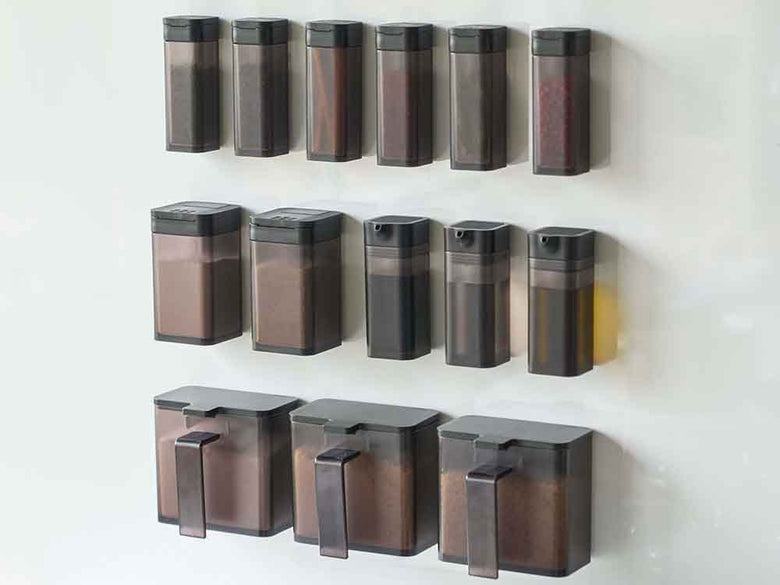 Yamazakiタワー黒色マグネットスパイスボトル