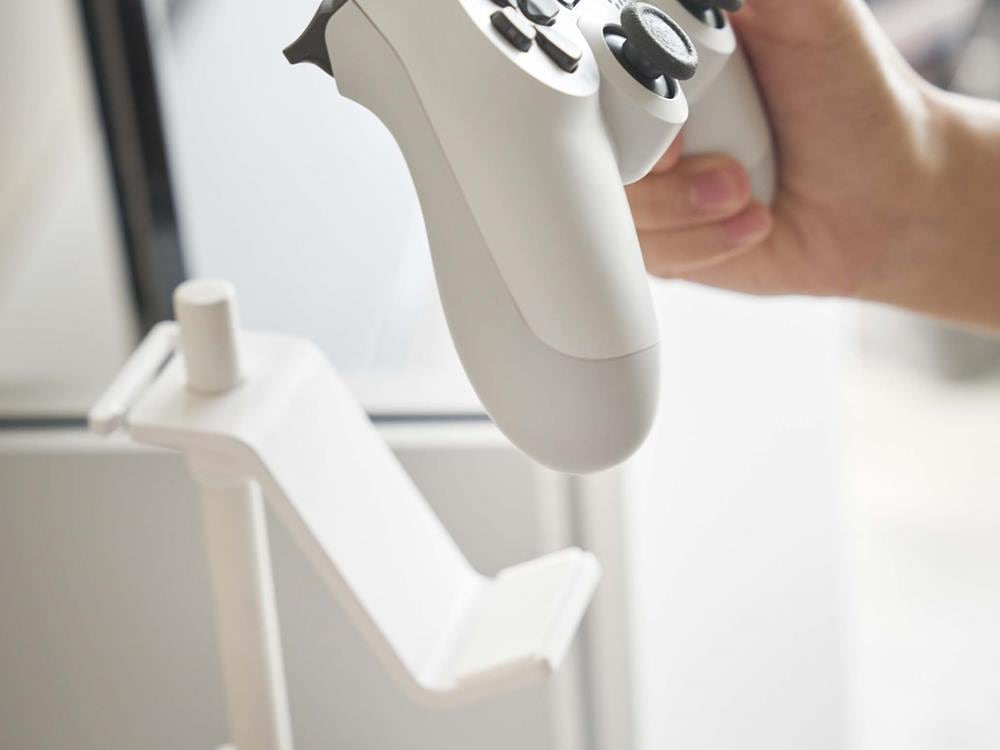 YAMAZAKIの銀色ゲームコントローラー収納ラック