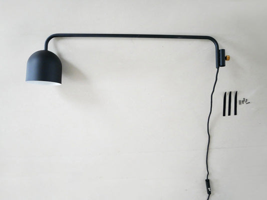 【DRAW A LINE】009 Lamp Cの黒い縦付け照明器具