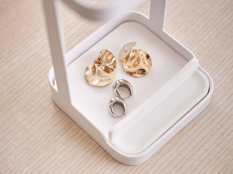 耐熱トレー付きの金属製ヘアーアイロンスタンド