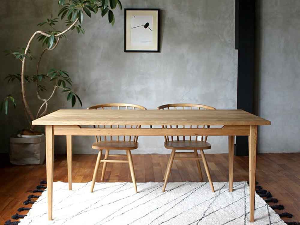 アデペシュ製ソロオーク無垢ダイニングテーブル