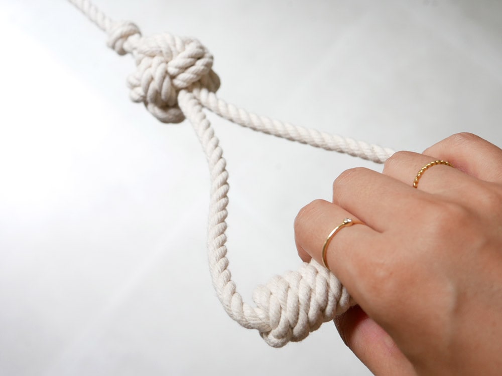 TOOLS FOR THE DOGの手染め日本製ロープ製ドッグリードの結び目をクローズアップ