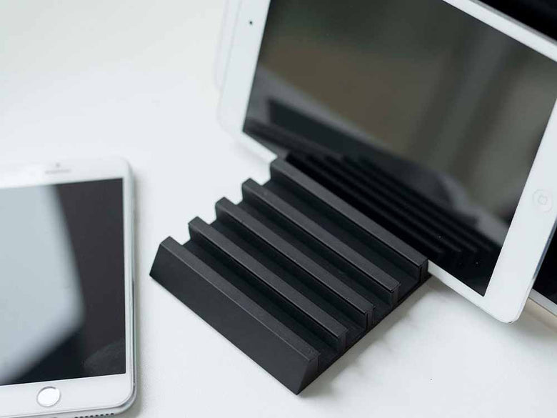 スマートフォンとタブレット用タワースタンド