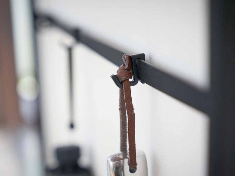 YAMAZAKIタワーのスチール製コンソールテーブル