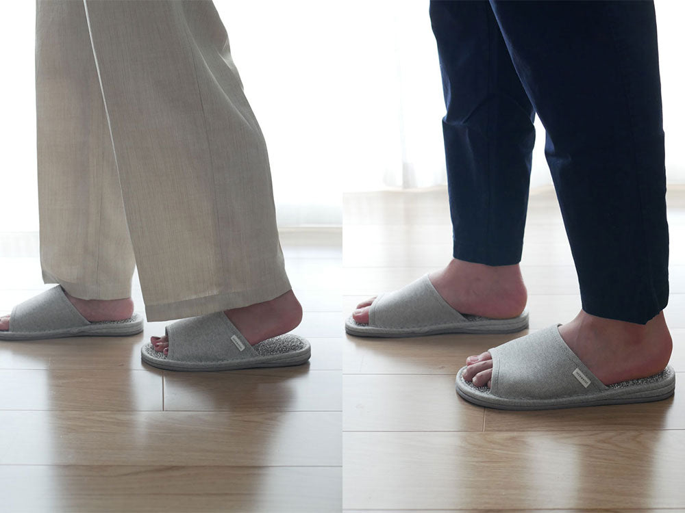 ささ和紙と人工皮革のスリッパの写真