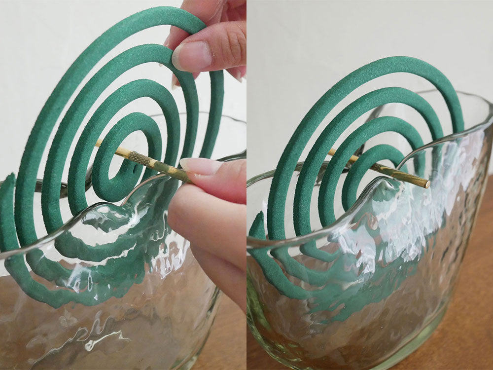 螺旋デザインのガラス製蚊取り線香ホルダー