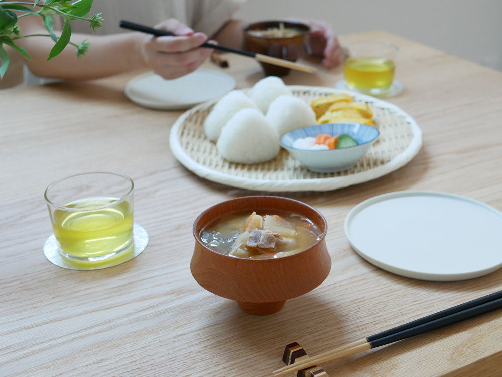 我戸幹男商店の黒色TSUMUGI汁椀