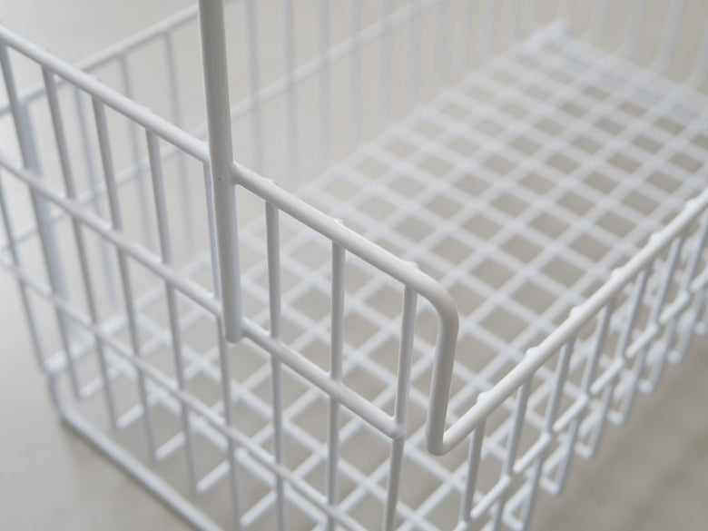 bws SELECTIONのお風呂用おもちゃバスケットが浴室に置かれている