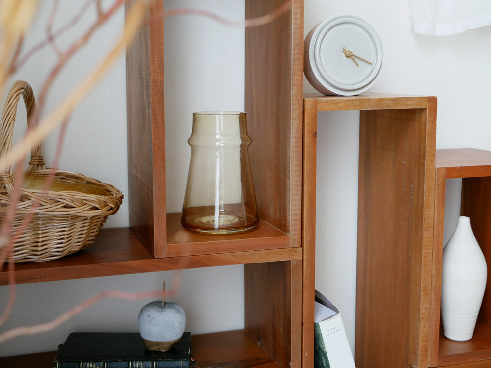 Bobcraftエボニーガラス製花瓶、S・M・L各サイズ展示