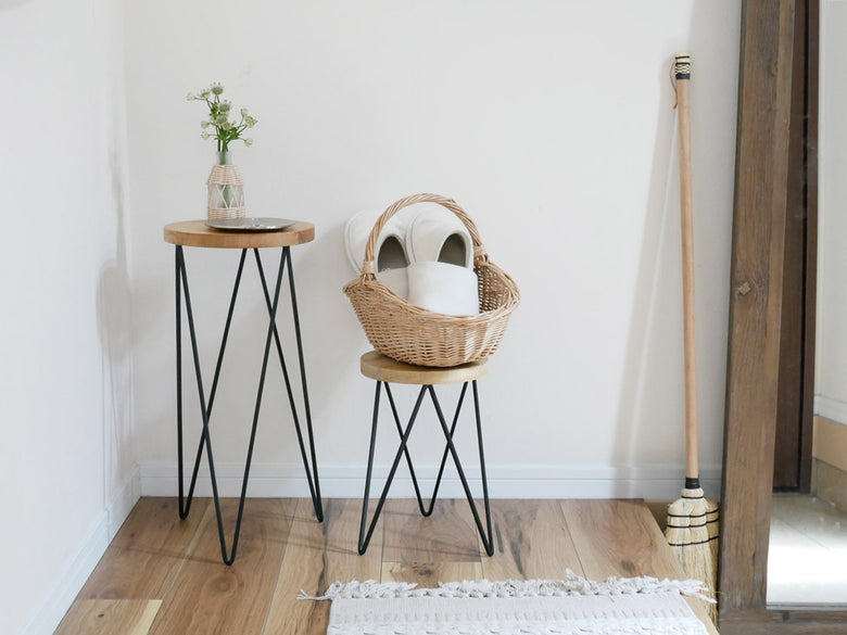 POSH LIVINGのアイアンとマンゴーウッド製サークルスタンド