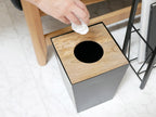 POSH LIVINGのスクエア型ダストボックス、アイアンと木材使用
