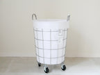 BRIDのランドリーストレージ ラウンド 33L、キャスター付きプラスチック製の円形洗濯バスケット