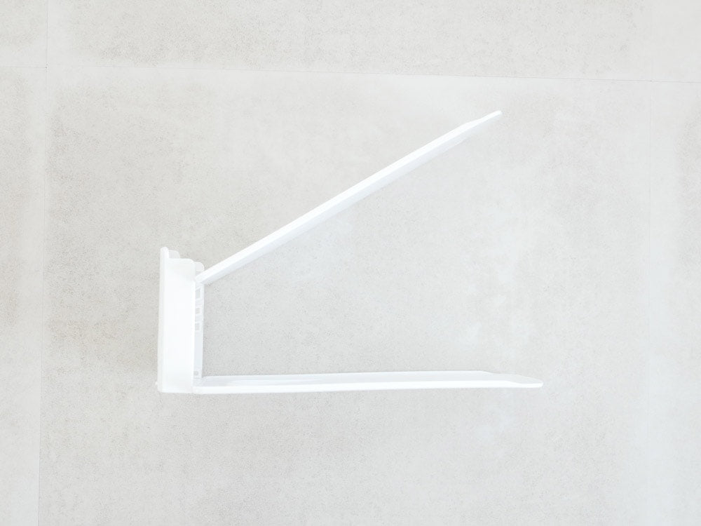 グレーのプラスチック製シュースペースセーバー