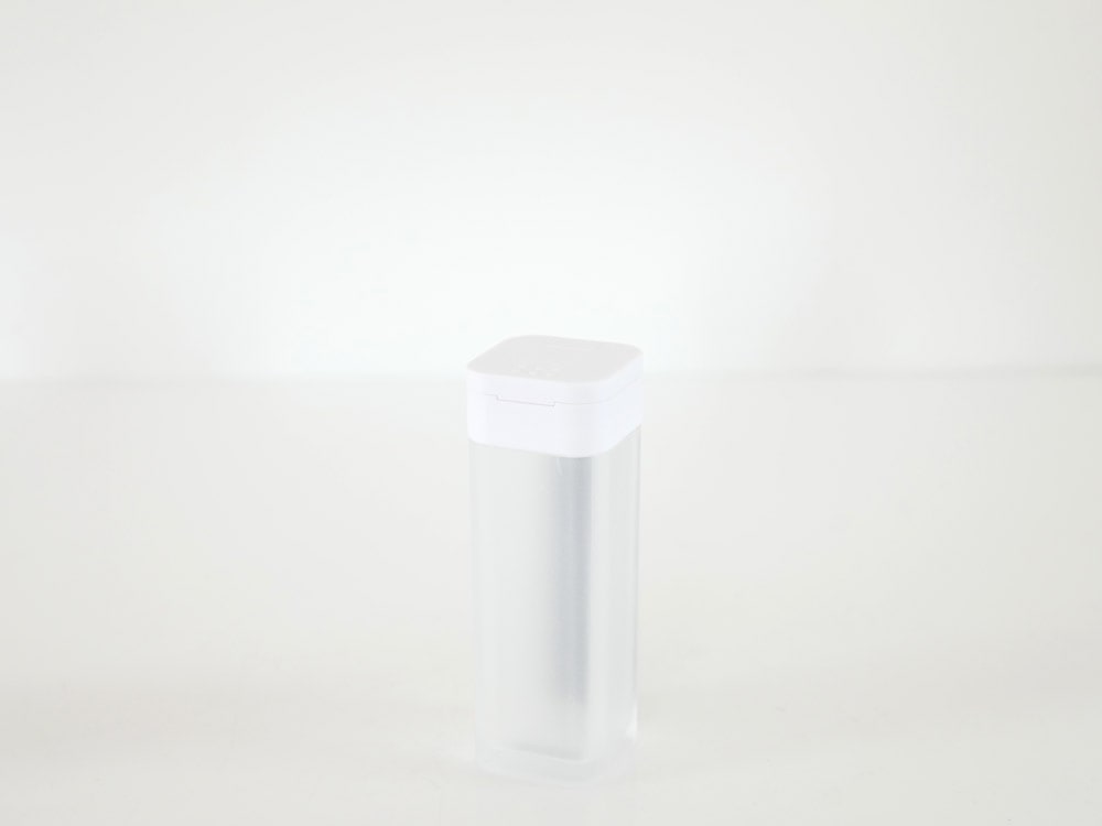 towerタワーの黒色アクリル製マグネットスパイスボトル