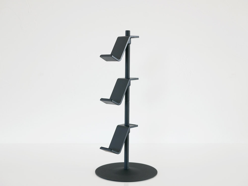 YAMAZAKIのスマートゲームコントローラー収納ラック、棚付き