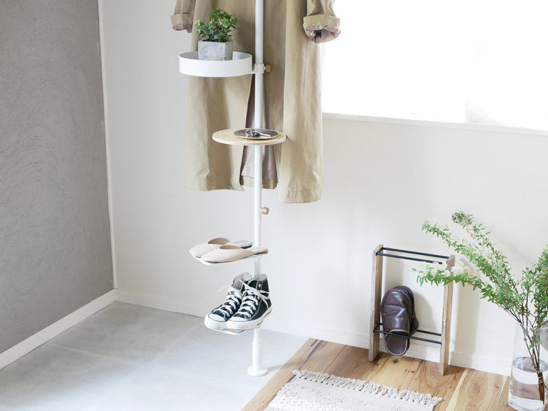 ペット用品用の照明付き棚デザイン