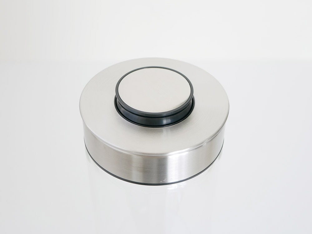 銀色のDULTONシリンダージャー、プレスリッド付き