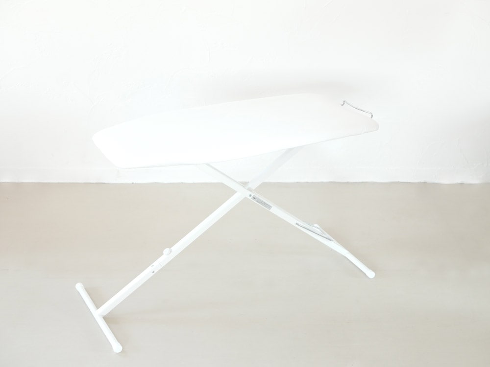 タワーの軽量スタンド式アイロン台