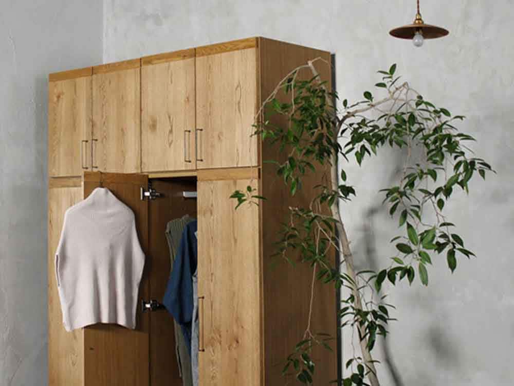 アデペシュ製オーク無垢ワードローブ