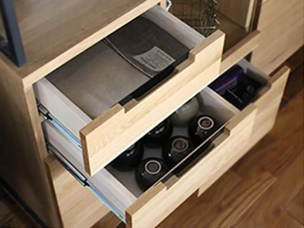 オーク無垢のアデペシュキッチンボード