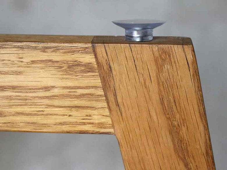 アデペシュG-knotガラステーブルの木製脚とガラス天板