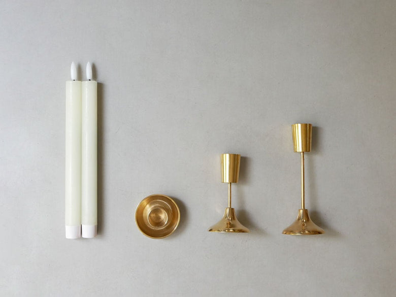 Horn Please MADEのブラス製キャンドルホルダー。直径6cm、高さ15.5cmのスタンドサイズLで、シンプルかつ重厚な真鍮デザインが特徴。インド製の高品質なアイテム。