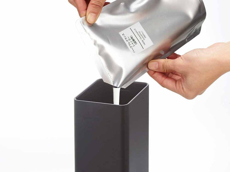 YAMAZAKIタワーのフィルムフックディスペンサー