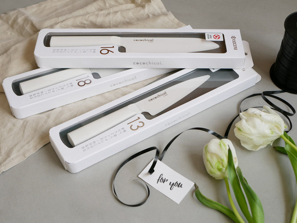 京セラココチカルのペティナイフ、三徳包丁、シェフズナイフが揃ったセラミック包丁セットの画像