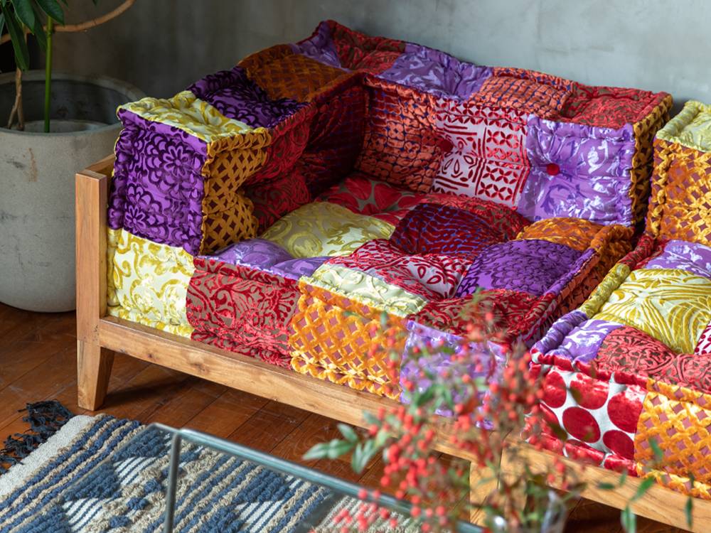アデペシュのピンクパッチワークソファ中央クッション