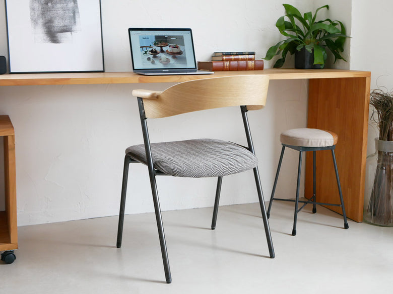 アデペシュ ダニス ショートアームチェアの写真