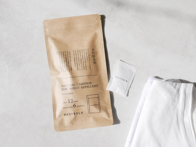 REST FOLKのカンフルオイル入り紙製くすのき防虫ブロックのラベル