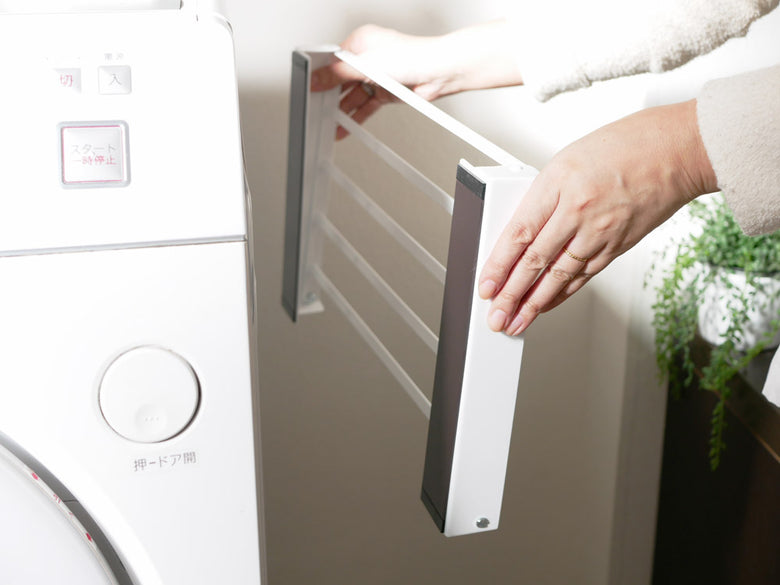 洗濯機横用マグネット折り畳み棚