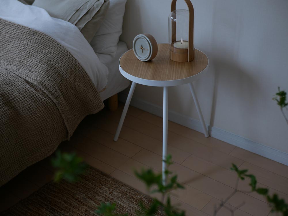 山崎実業の丸型スチール製サイドテーブル