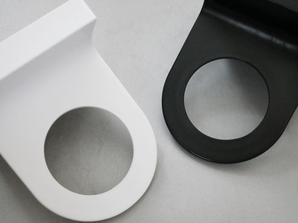 壁に取り付けたtowerフィルムフックディスペンサー