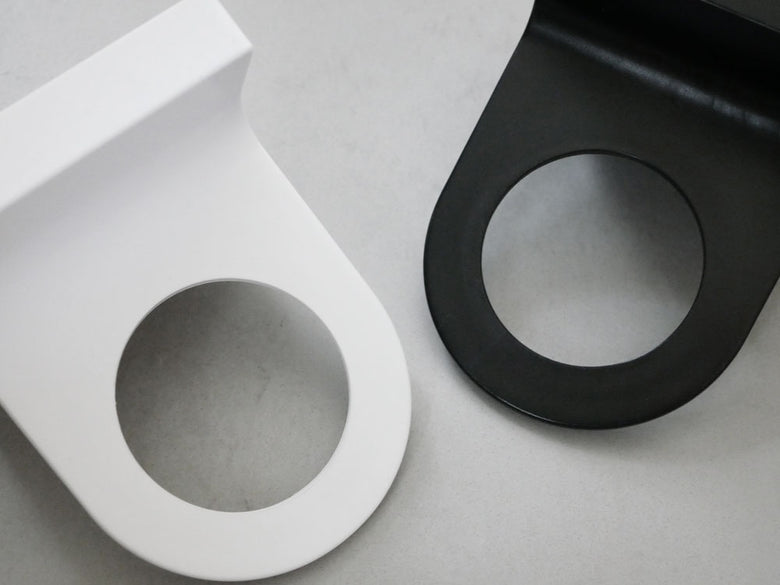 壁に取り付けたtowerフィルムフックディスペンサー