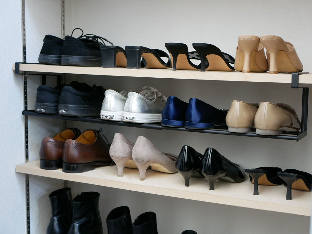 スチール製の伸縮可能なシューズラック