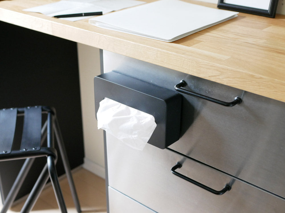 タワーブランドのマグネットコンパクトティッシュケース