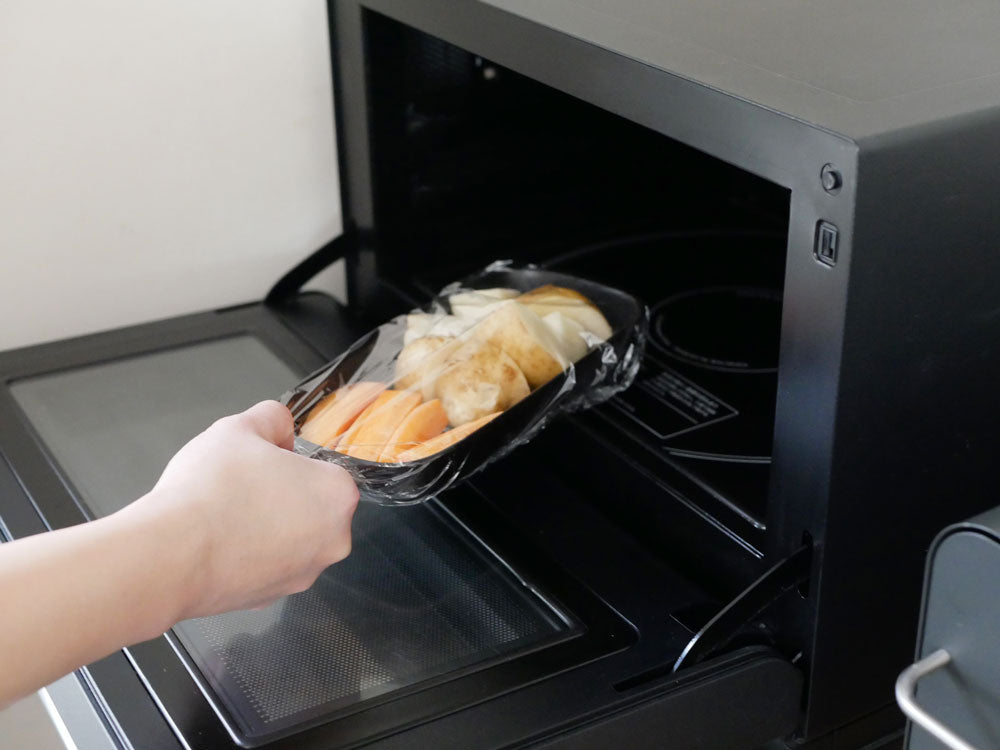 TOJIKI TONYA製萬古焼グリルプレート。ハーフタイプ（W270×D105×H30mm）とスクエアタイプ（W270×D195×H37mm）の日本製受注生産品が並べられている様子。