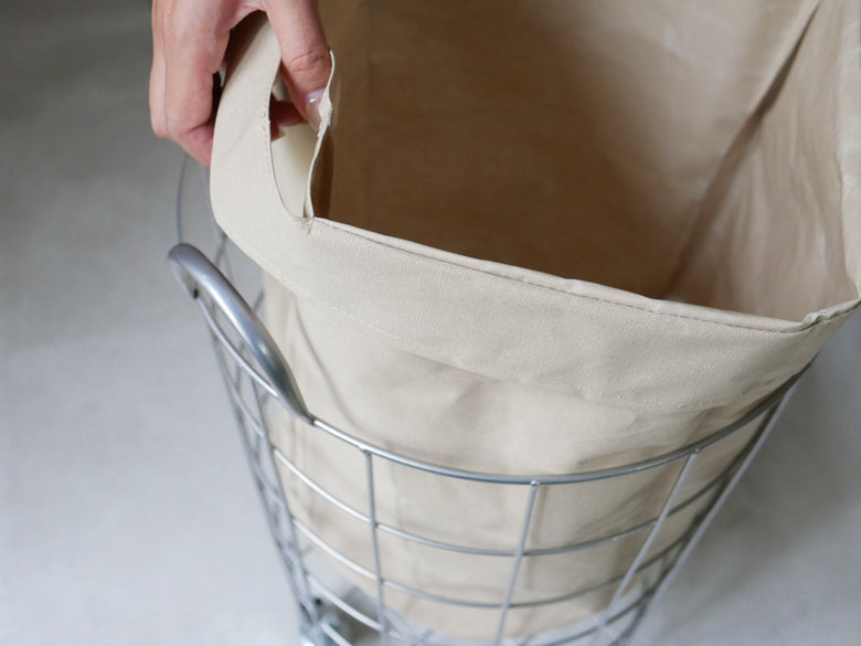 BRIDブリッドの丸型ランドリーストレージ33L、ポリエステル製布袋とハンドル付きスチール製収納バスケット