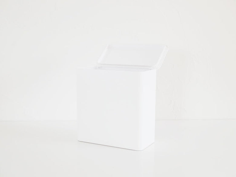 プラスチック製のマグネット洗剤ボールストッカー