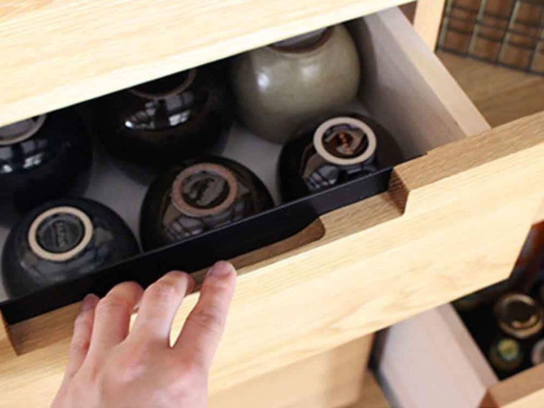 オーク無垢のキッチンボードと収納棚