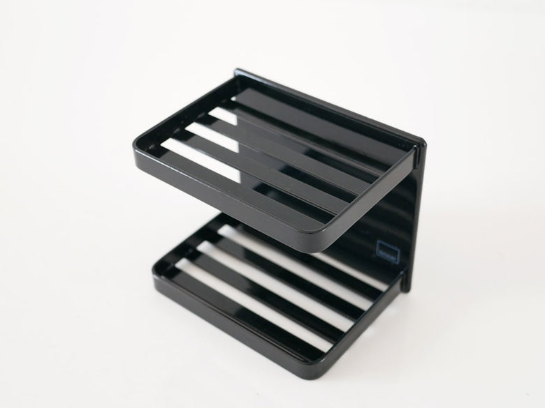 浴室に設置された2段マグネットソープトレー