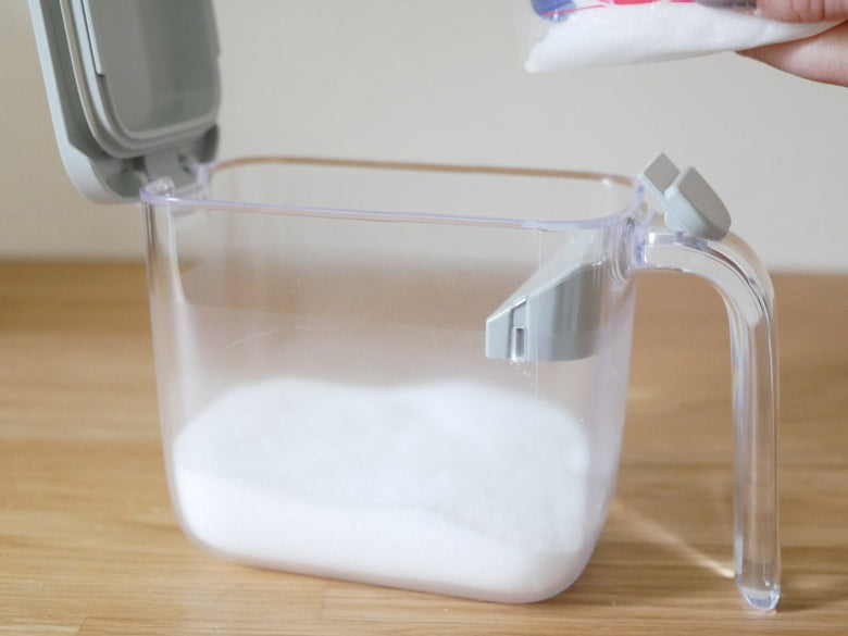 マーナGOODLOCK調味料ポット、蓋と持ち手付き