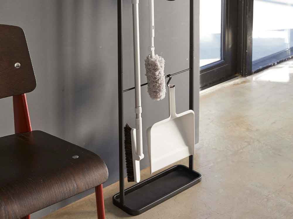 YAMAZAKIタワーのスチールと木製傘立て