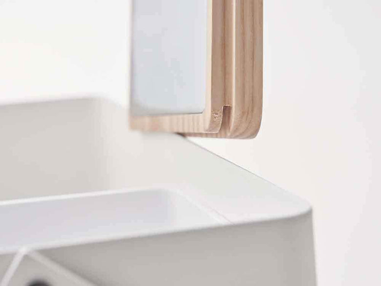 ヤマザキタワーメイクボックス付きバスルームキャビネット