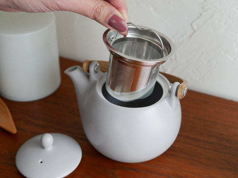 サリュー結YUI白磁土瓶急須、木製持ち手