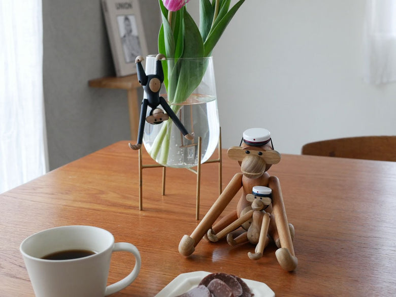 KAY BOJESEN（カイ ボイスン）の木製ビーチ材スチューデントキャップフィギュア