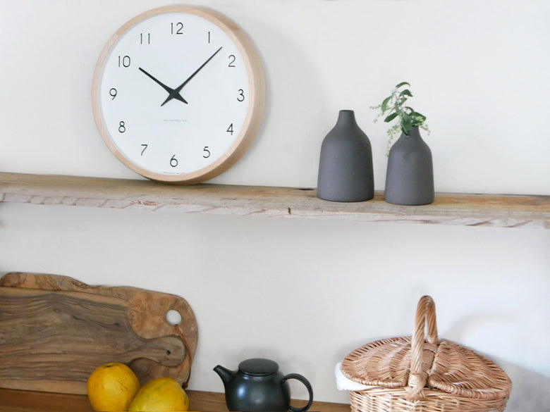 レムノス製木製丸型電波時計